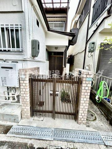 浜1丁目テラスハウス東4号棟のその他|玄関ポーチ