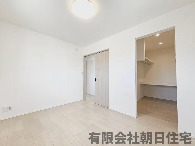 【洋室】 | 上乃木6丁目収益戸建 | 広々とした洋室です