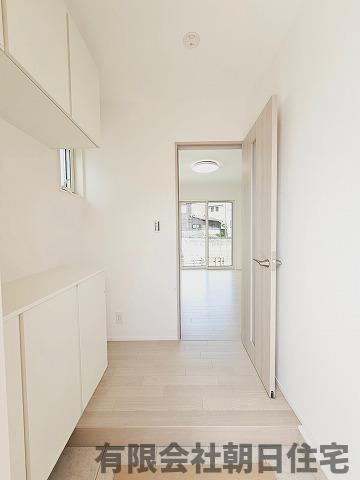 【玄関】 | 上乃木6丁目収益戸建 | シンプルで使いやすい玄関です