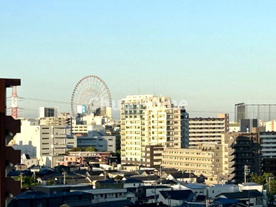 【展望】 | ヴィルメゾン葛西 | 手を伸ばせば、ふれることが出来そうな環境が、そのままインテリアになったような印象です。その豊かな眺望にふさわしい空間には、通風・採光にも優れ、心地よい光と風があふれています