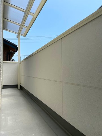 【バルコニー】 | □■小田原市久野 中古戸建■□ | 陽当たりの良い南向きワイドバルコニー