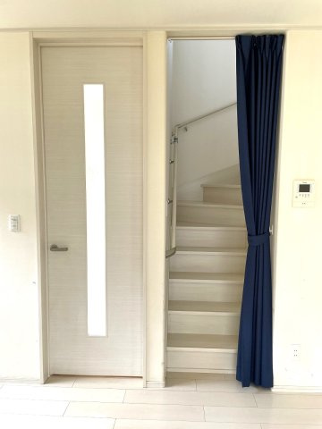 【内装】 | □■小田原市久野 中古戸建■□ | リビング階段