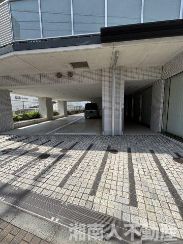 リストレジデンス茅ヶ崎の駐車場