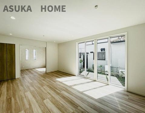 旭区上白根２丁目新築戸建の居間・リビング