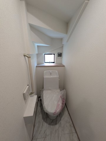 小牧市久保一色南　新築戸建のトイレ|落ち着いた色調のトイレです