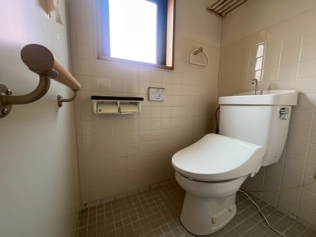 間々安田382-1店舗一棟のトイレ