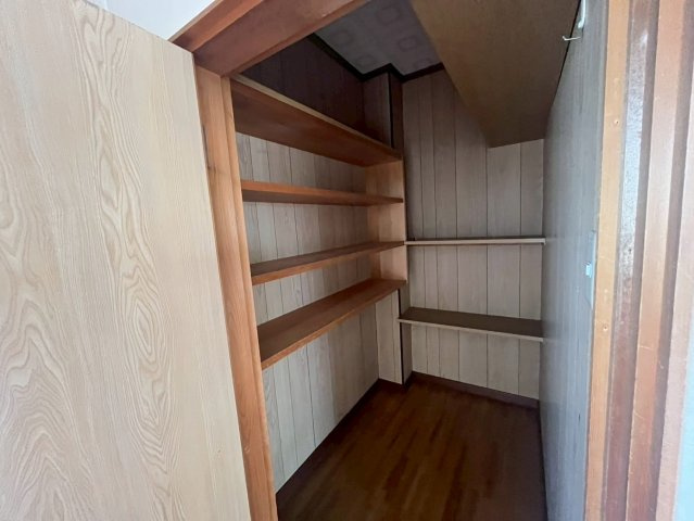 間々安田382-1店舗一棟の収納