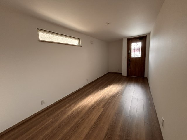 【大きなガレージとバルコニーが魅力】上田市古里　築浅戸建てのその他|店舗利用できる洋室