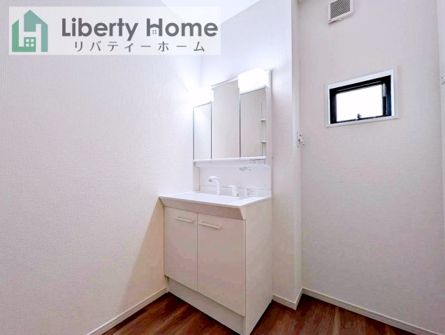 龍ケ崎市野原町4期　新築戸建　3号棟の独立洗面台