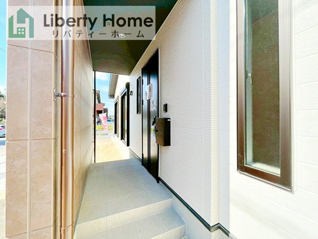 龍ケ崎市野原町4期　新築戸建　3号棟のエントランス