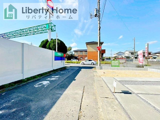 龍ケ崎市野原町4期　新築戸建　3号棟の前面道路含む現地写真