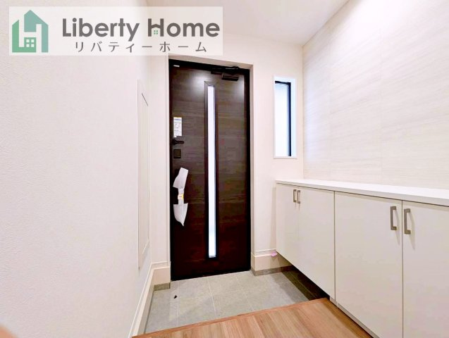 龍ケ崎市野原町4期　新築戸建　3号棟の玄関