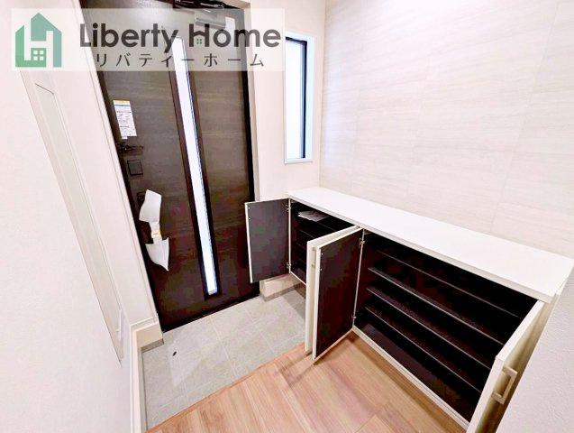 龍ケ崎市野原町4期　新築戸建　3号棟の玄関