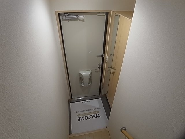 神戸市長田区西山町２丁目のアパートの玄関|シューズボックス付き