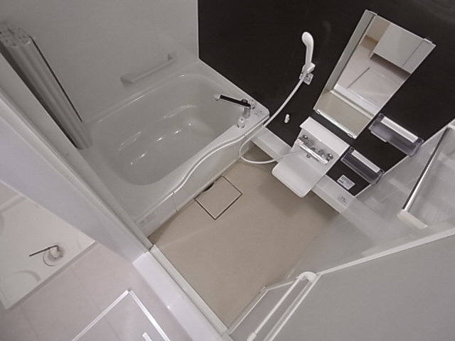 神戸市長田区西山町２丁目のアパートの浴室|浴室