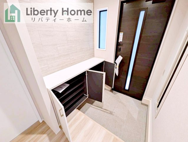 龍ケ崎市野原町4期　新築戸建　4号棟の玄関