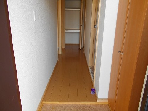 フラッツ・アイの玄関