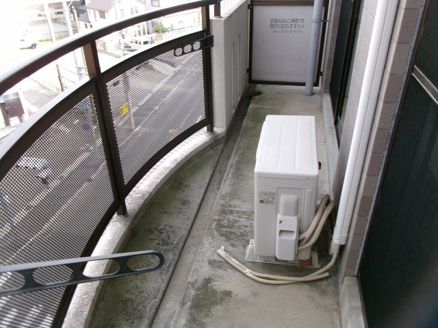 YKハイツ西明石北のバルコニー