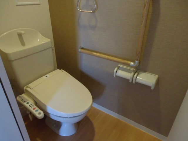 セントラル・アイランドのトイレ|シャワー付トイレ