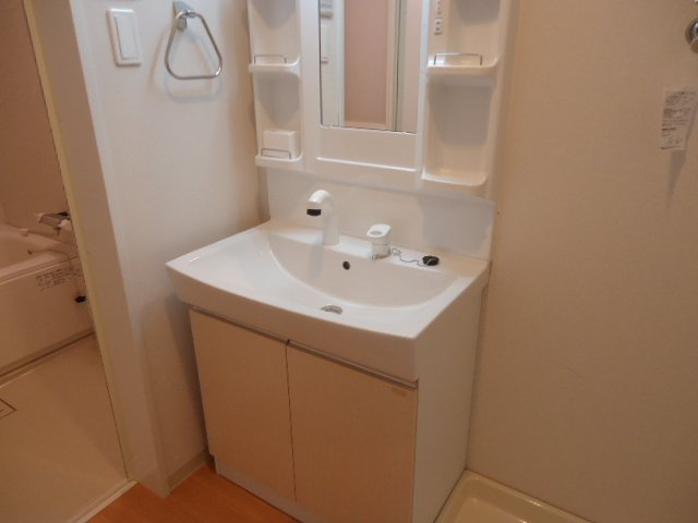 セントラル・アイランドの洗面所|洗髪洗面化粧台