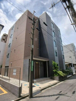 【外観】 | 鉄筋コンクリート造のがっちりとした建物。