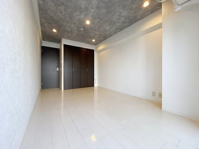 ヴィラフェニックスの洋室|落ち着いた色調の洋室です