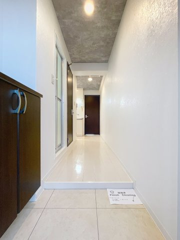 ヴィラフェニックスの玄関|明るい玄関です