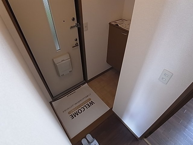 神戸市須磨区大手町５丁目のアパートの玄関