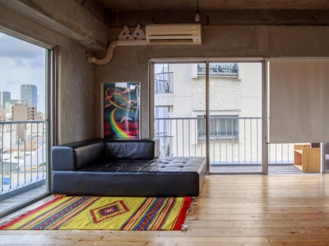 【居間・リビング】 | 代々木パビリオン | 2面バルコニーに面した明るいLDK。