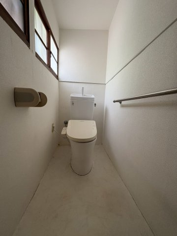 浜寺石津町東5　テラスハウスのトイレ