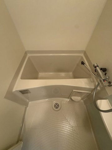 ファーストフィオーレ神戸ピアチェーレの浴室|日々の疲れを癒すお風呂付です