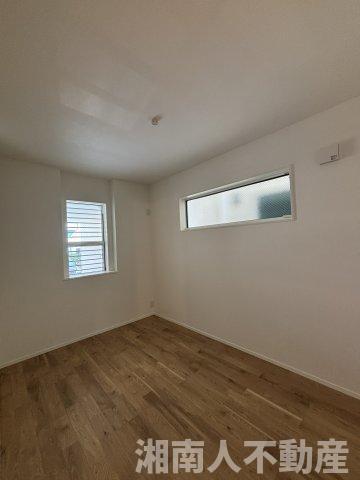 茅ヶ崎市東海岸北　新築戸建の洋室|落ち着いた色調の洋室です