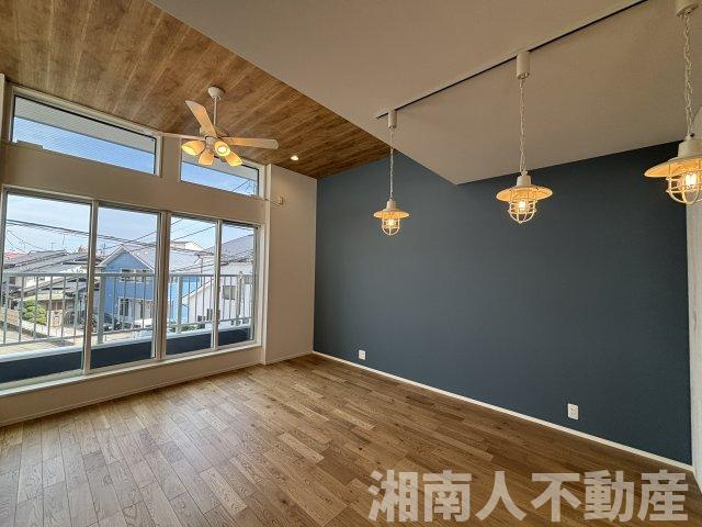 茅ヶ崎市東海岸北　新築戸建の居間・リビング|ゆったり過ごせる居間です