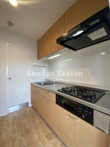 【キッチン】 | 同時調理可能な三口コンロで家事効率もＵＰしますね☆