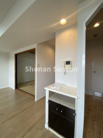 【居間・リビング】 | モニター付きインターホンで来訪者が確認できて安心です！