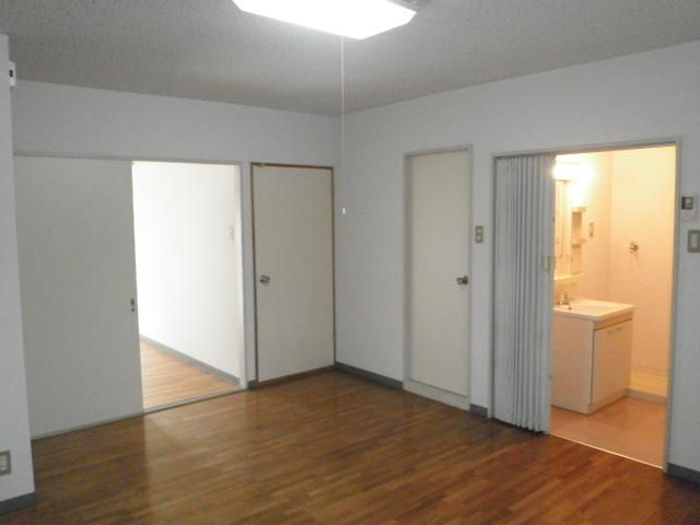 アイリスコートの洋室