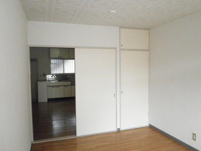 アイリスコートの洋室