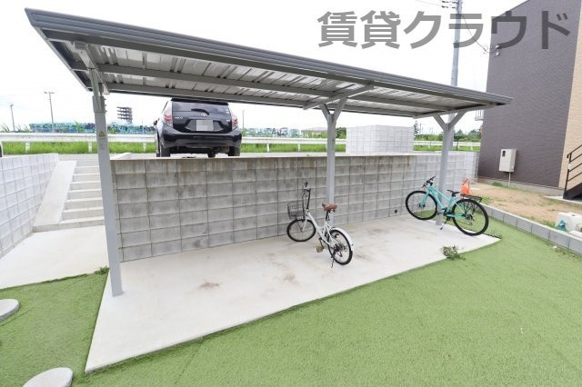 Rapa Maple（ラパメイプル）のその他共用部分|駐輪場はしっかり屋根付きです！
