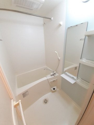 【浴室】 | レジデンスひらお1ROO | お風呂です