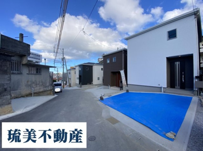 【外観】 | 沖縄市南桃原（全8棟）ラスト3号棟 | 3号棟　並列駐車2台可♪