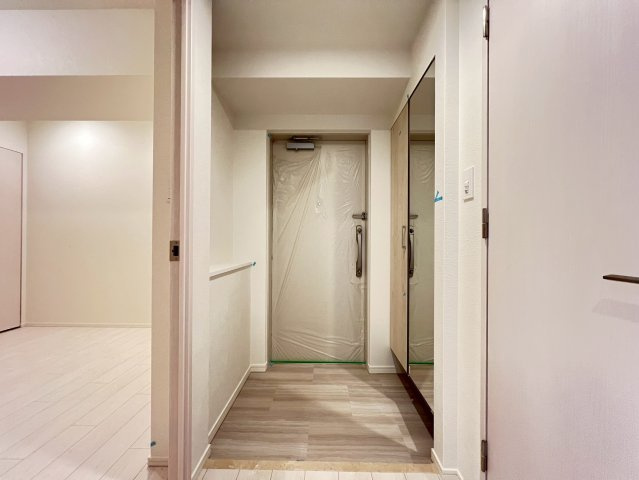 スプランディッド上本町WESTの玄関