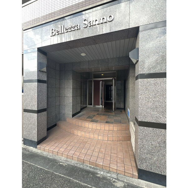 ベレーサ山王　名古屋市賃貸　仲介手数料無料のエントランス