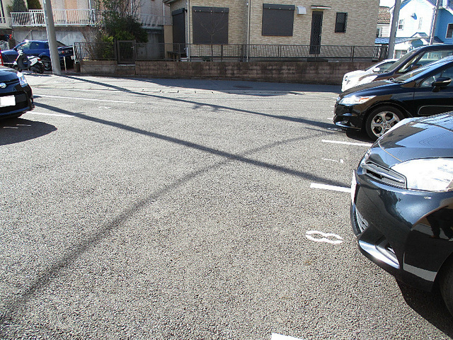 パームヒルズ カネヨシ Ａ棟の駐車場