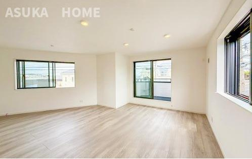 鶴ヶ峰１丁目　新築戸建の居間・リビング