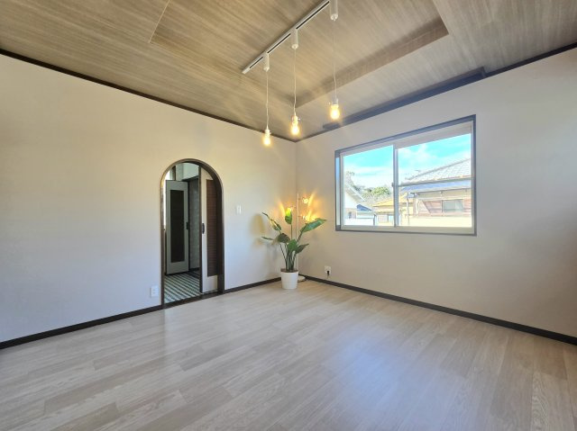 阪南市山中渓　中古戸建の洋室|2階北西側8帖　ハウスクリーニング済で快適に暮らせるお部屋