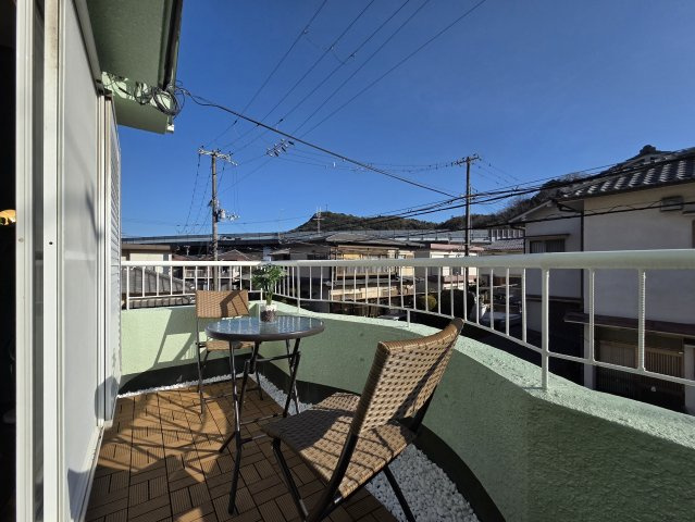 阪南市山中渓　中古戸建のバルコニー|全ての備品をプレゼント。優雅なひとときを