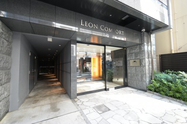 レオンコンフォート谷町九丁目のエントランス