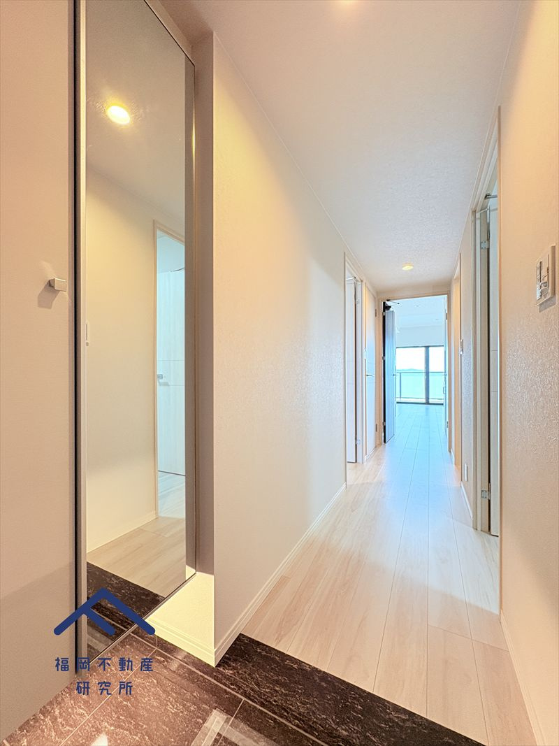 ネオス千鳥ザ・プレイスの玄関