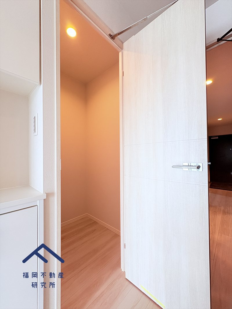 ネオス千鳥ザ・プレイスの玄関