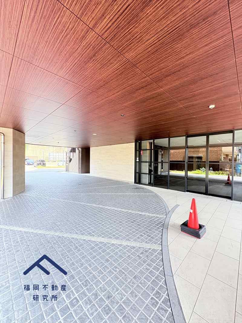 ネオス千鳥ザ・プレイスのエントランス